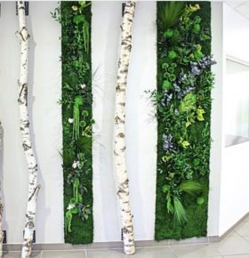 Hall d'accueil avec un décor végétal à Paris